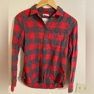 American Eagle Gray and Red Slim Fit Women’s Flannel Size S